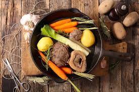 Pot-au-feu et vin Bordeaux (33) : deux accords parfaits pour sublimer cette spécialité gastronomique !